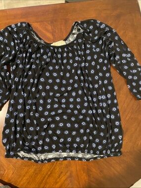 Michael Kors Scoop Neck Tunic with Blue Floral Print stretchy at sleeves/bottom